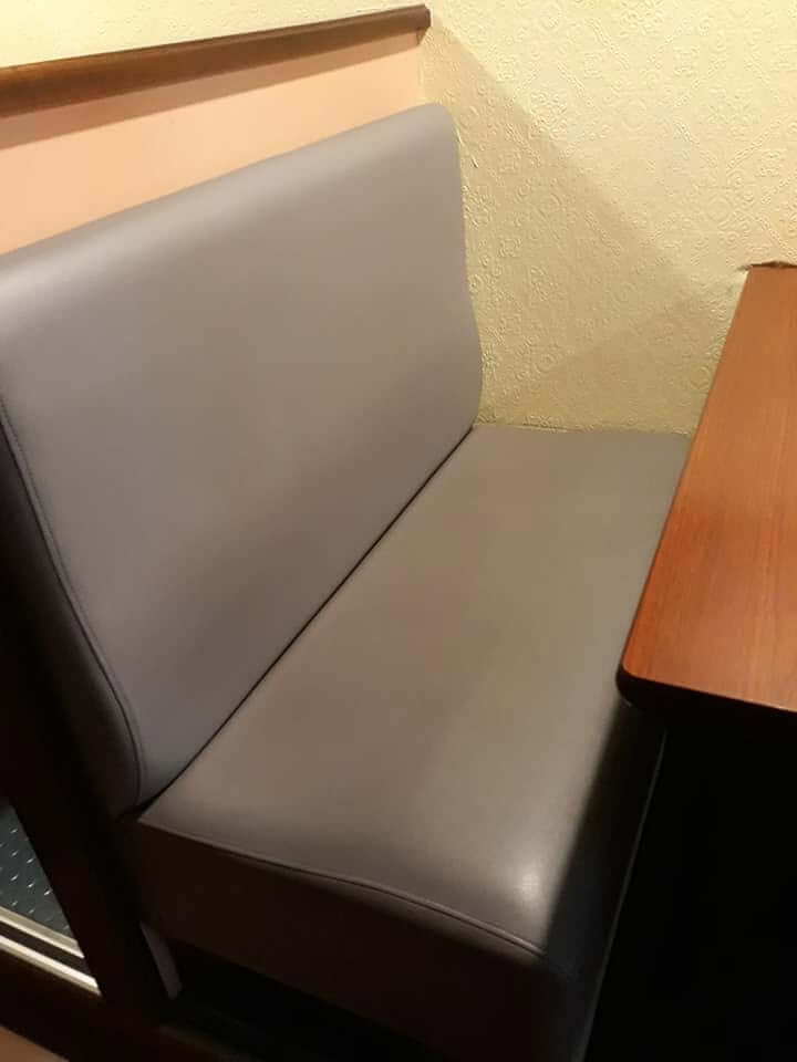 banquette café